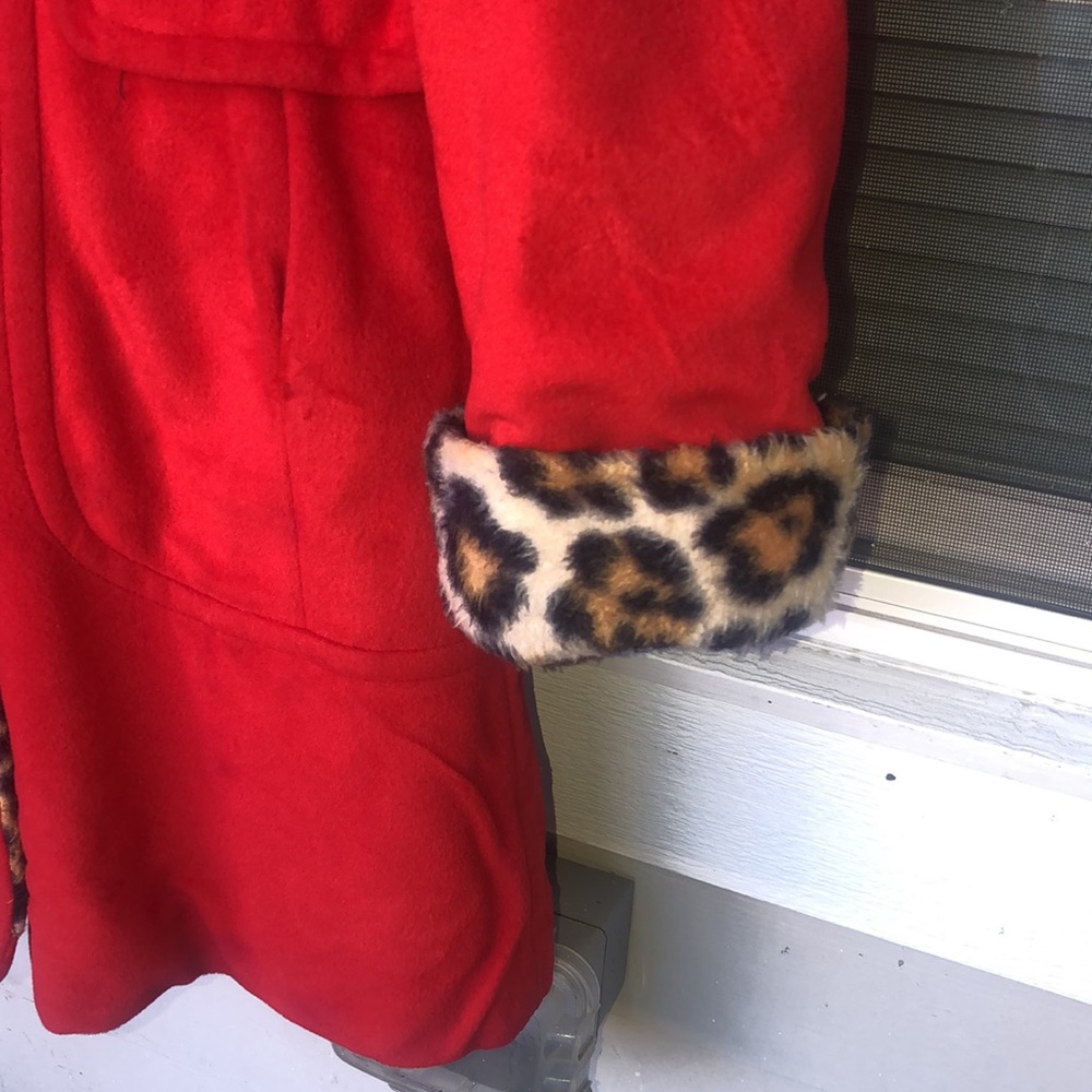 Stylish Red Doubled Breasted Pea Coat with Leopard Trim - Picture 7 of 16